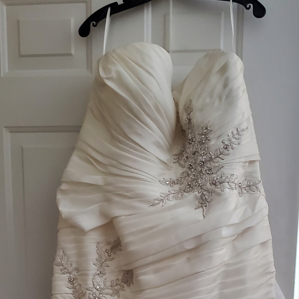 Wedding dress, never worn